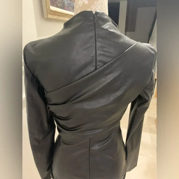 Elegant TOM FORD Ruched Long Sleeve Leather like Dress Size 38